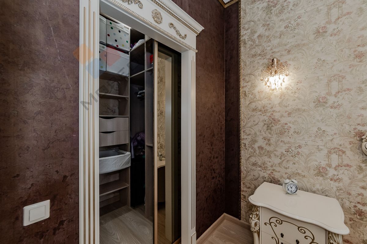 Купить 4-комнатную