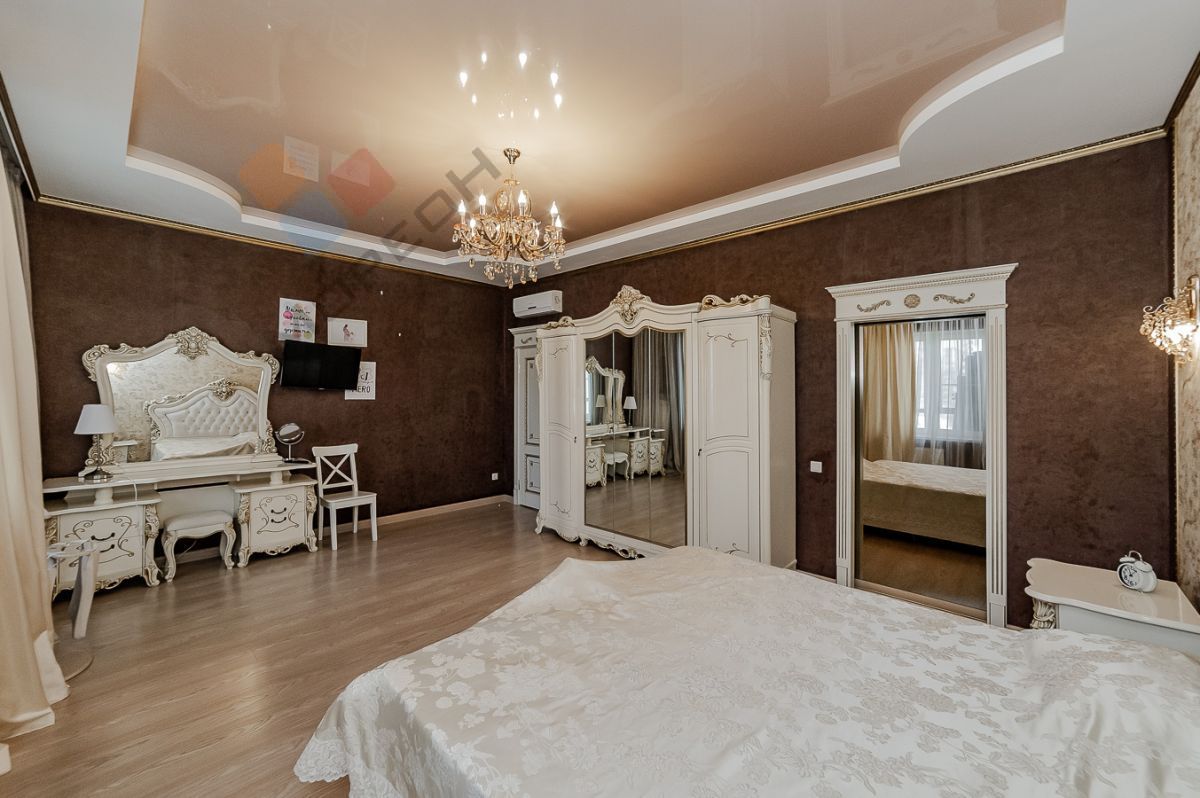 Купить 4-комнатную