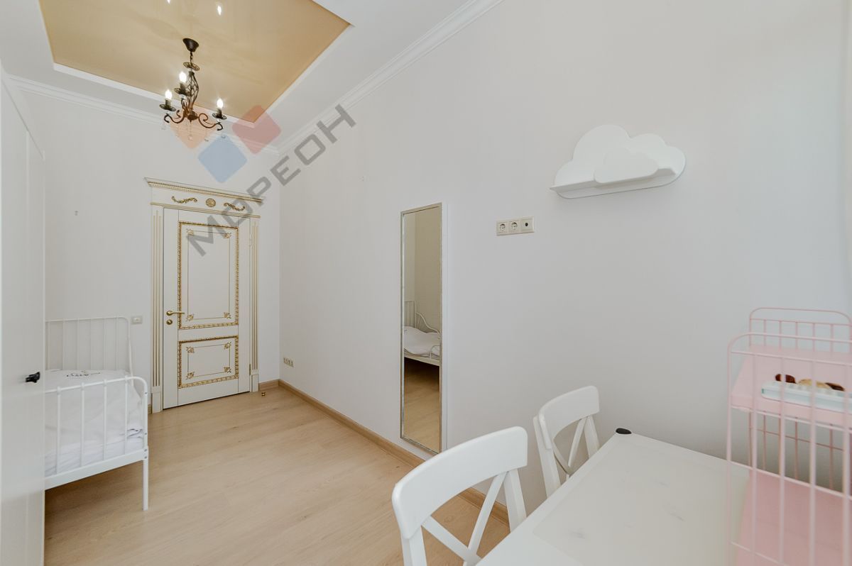 Купить 4-комнатную