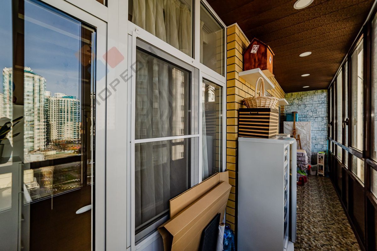 Купить 4-комнатную