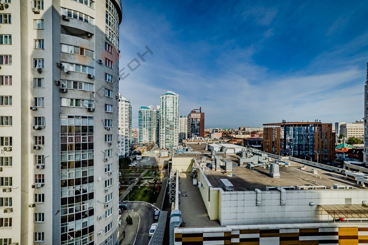 Купить 4-комнатную