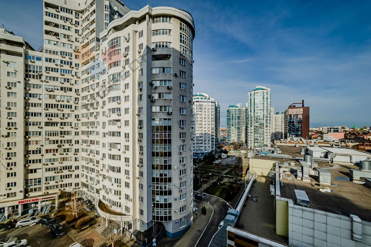 Купить 4-комнатную