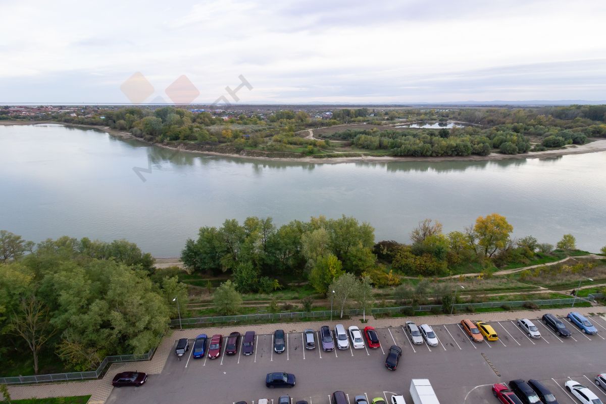 Купить 3-комнатную