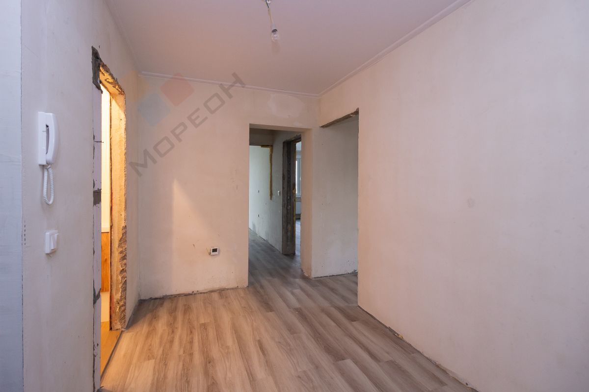 Купить 3-комнатную