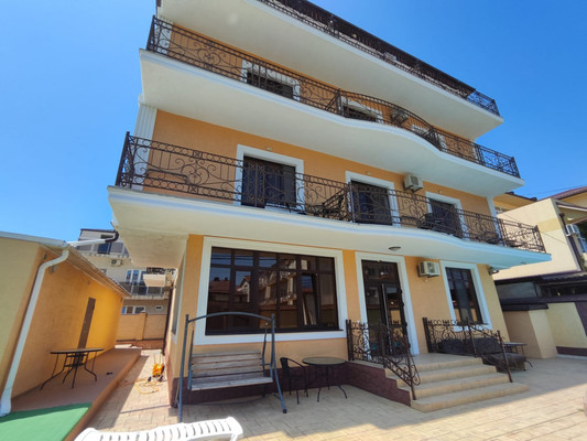 Купить --комнатную квартиру