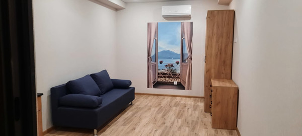 Купить --комнатную квартиру