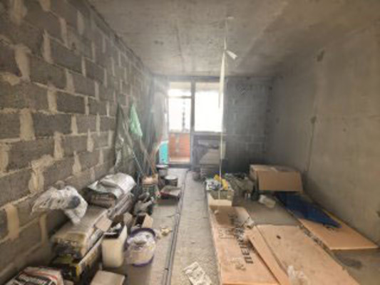 Купить --комнатную квартиру