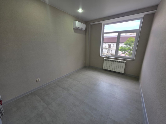 Купить --комнатную квартиру