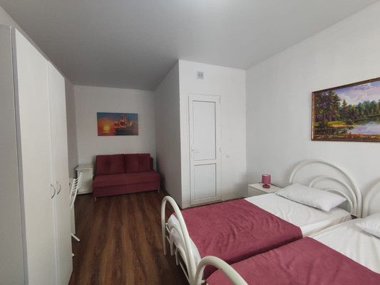 Купить --комнатную квартиру