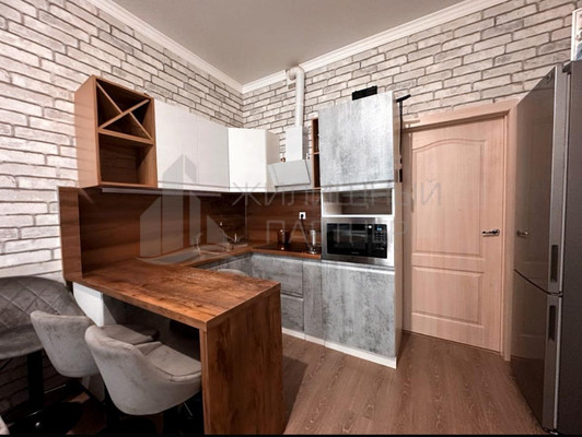 Купить --комнатную квартиру