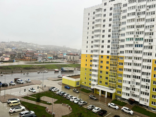 Купить --комнатную квартиру