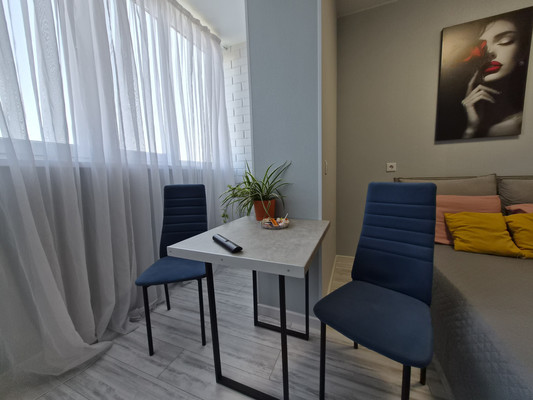 Купить --комнатную квартиру