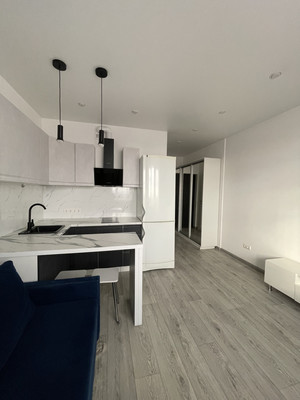 Снять --комнатную квартиру