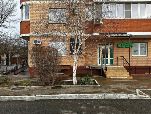 Снять  помещение свободного назначения